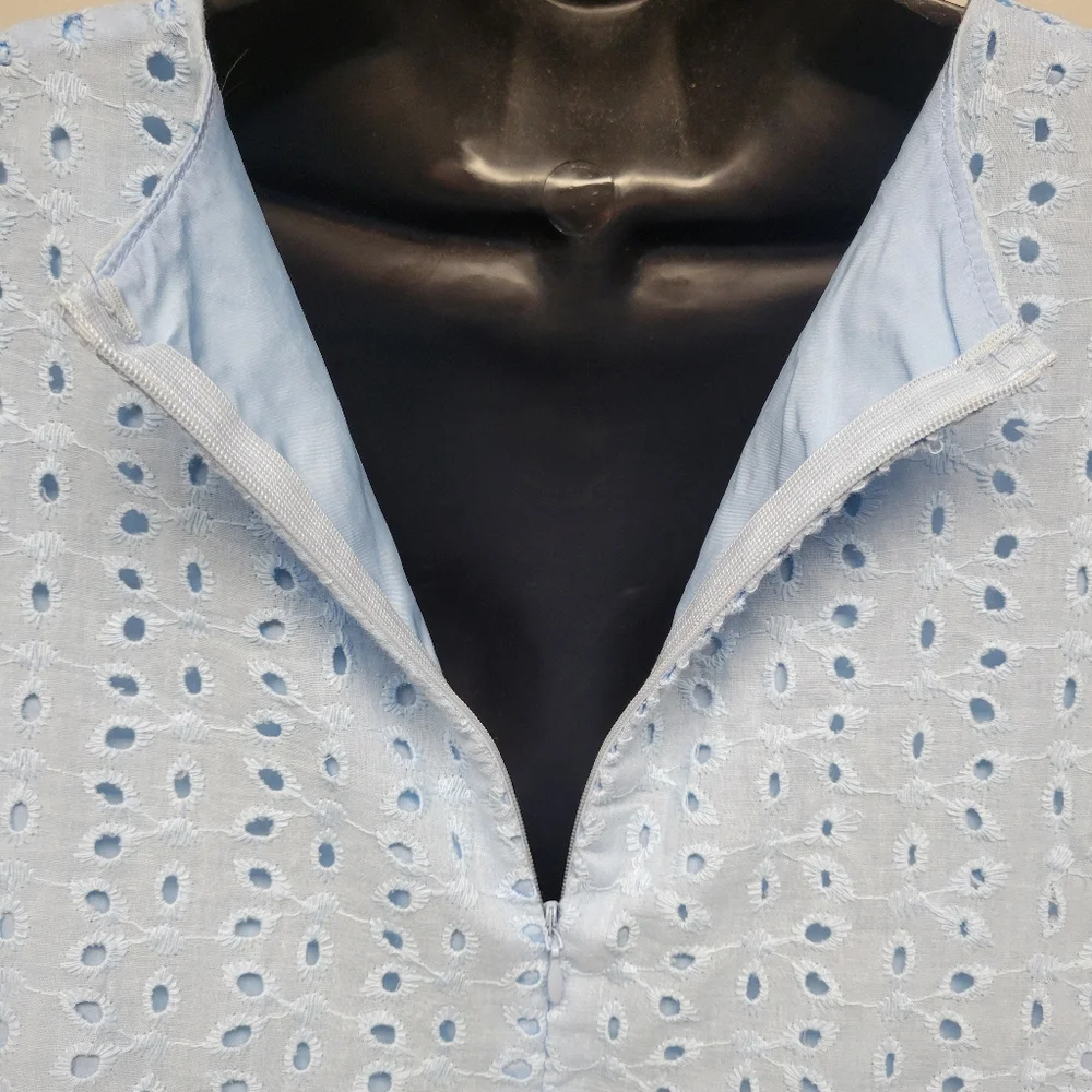 Cute, flowy dress with built-in shorts and pockets! Size Large - Picture 10 of 10